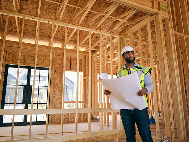What does a general contractor do