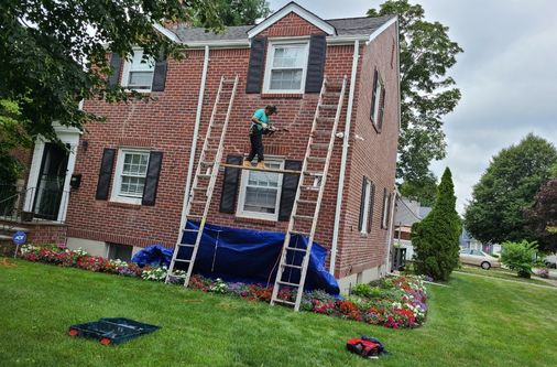 Royal Builder home renovation services for kitchens, bathrooms, and living spaces across Brooklyn, Queens, Manhattan, the Bronx, and Staten Island.